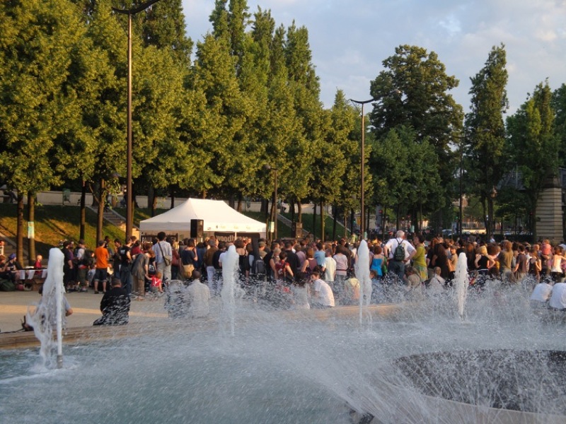 Scne de la Place Stalingrad